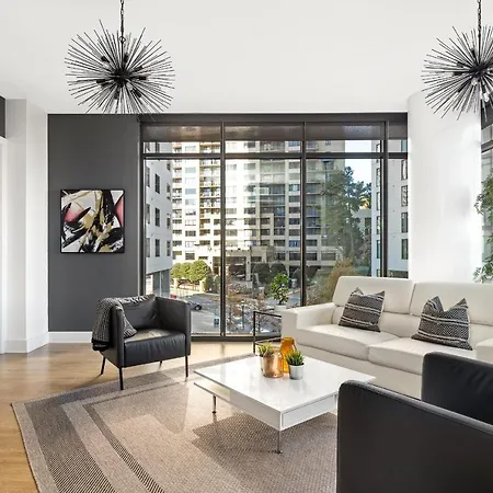 Picturesque Buckhead Parkview Escape Apartamento